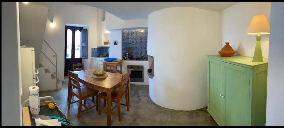 Limoneto Apartment Стромболи Екстериор снимка