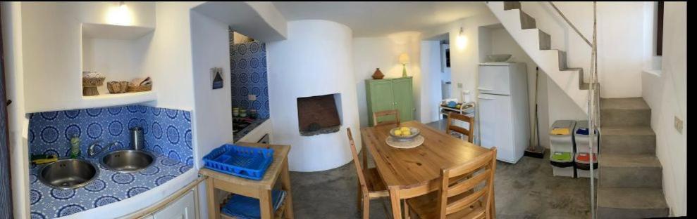 Limoneto Apartment Стромболи Екстериор снимка